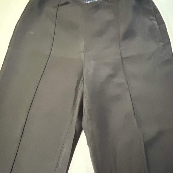 And Taylor women’s size 6 ankle pants,split bottom legs, black color fully lined - Picture 2 of 8